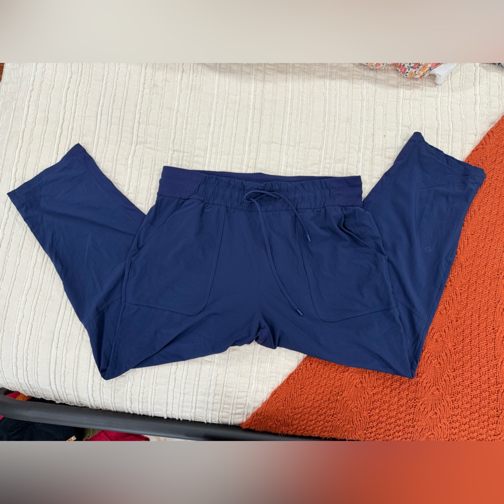 Lululemon straight leg joggers
